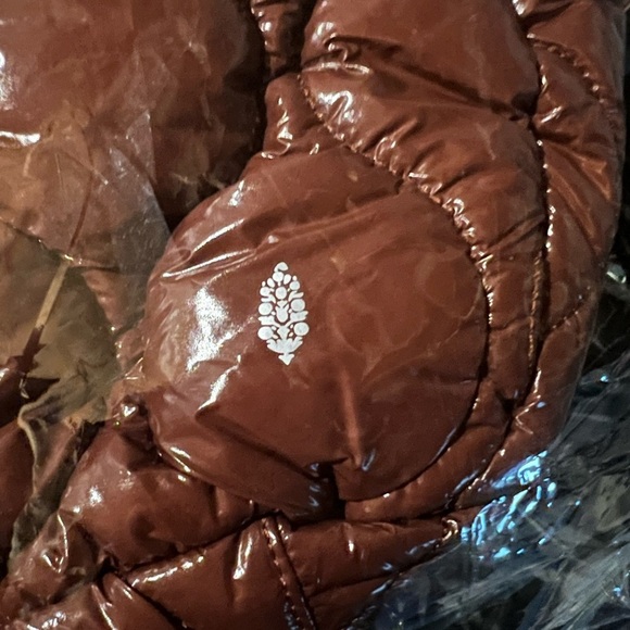 FP Movement Surplus Shine Quilted Bag in Nutshell Brown $98 Retail NWT - Picture 5 of 7